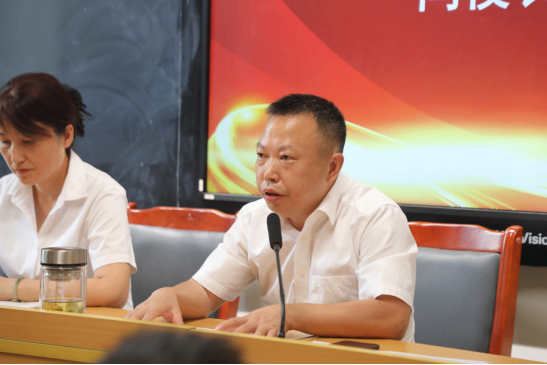 “秉承先辈志，奋进教育路”遂宁市第四中学校召开2025年秋季开学全体教职工大会244.png