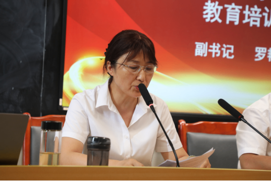 “秉承先辈志，奋进教育路”遂宁市第四中学校召开2025年秋季开学全体教职工大会243.png