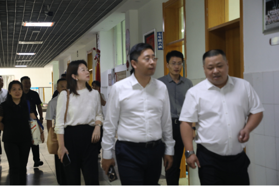 北京大学-TBI人工智能教育研究联合实验室赴遂宁第四中学校调研 赋能人工智能教育新发展(2)121.png