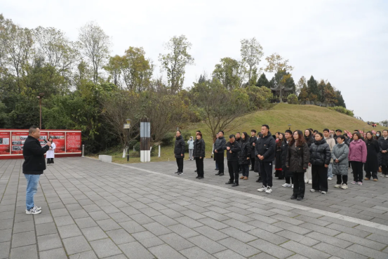 颂党恩忆先烈 践使命育新人--我校教师开展红色教育主题党日活动397.png