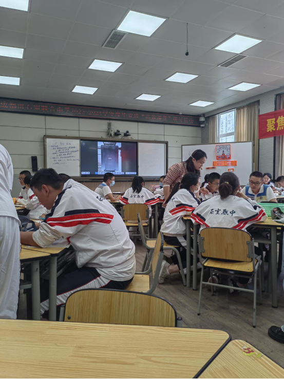 遂宁四中赴石室联中参与教研观摩活动系列报道1642.png